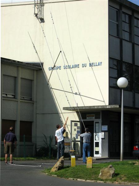 F8ACH, F4EOR, F1JGW et F1NVW assurent la réception de l'A3S au sol